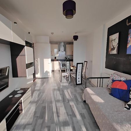 Giogio - Comfortable Stratford Flat With Stunning Views Apartment London Exterior photo