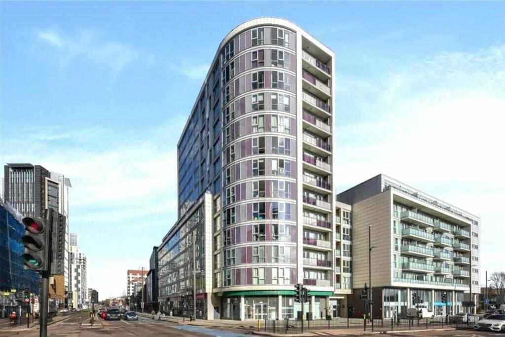 Giogio - Comfortable Stratford Flat With Stunning Views Apartment London Exterior photo